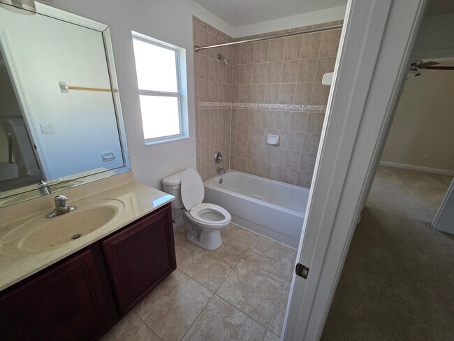 Building Photo - 2819 Roseglen Way