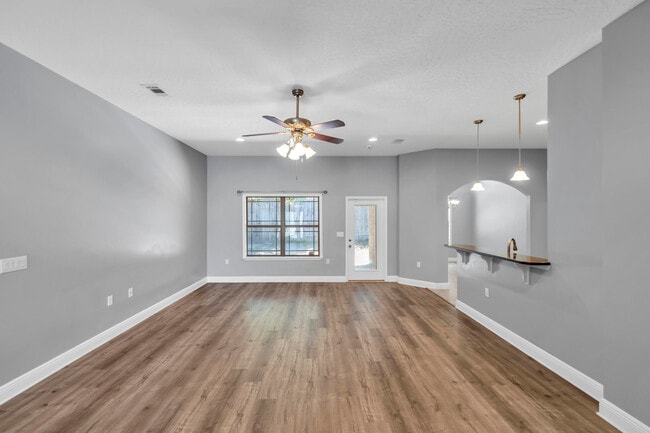 Building Photo - 4628 Hermosa Rd