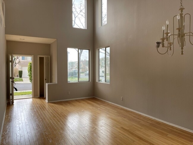 Building Photo - 1521 Starlight Dr