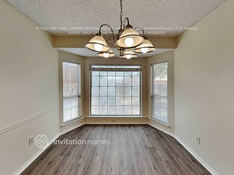Building Photo - 2107 Stonegate Dr