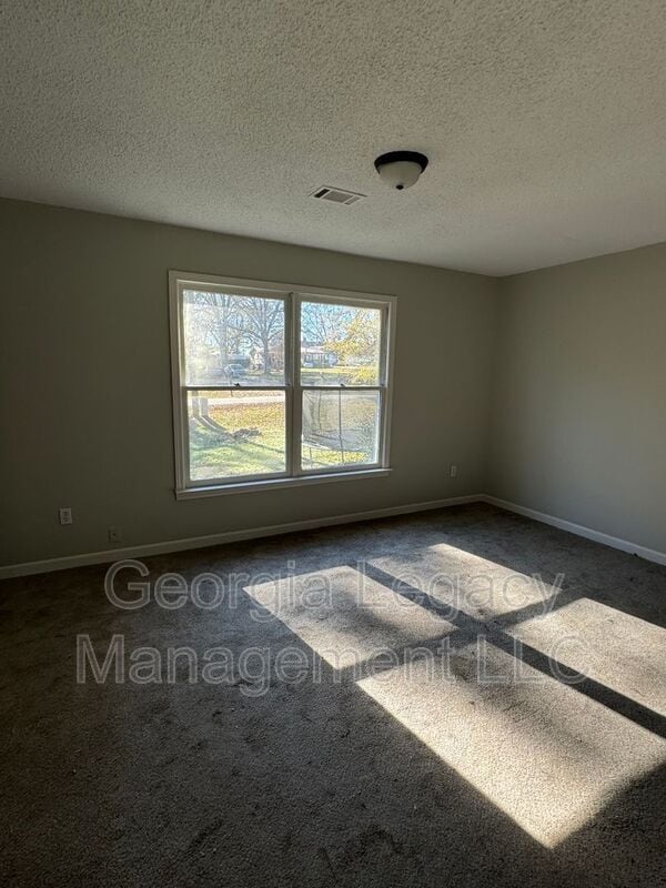 Building Photo - 724 Belmont St