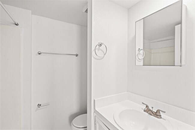 Building Photo - 8100 Seawall Blvd