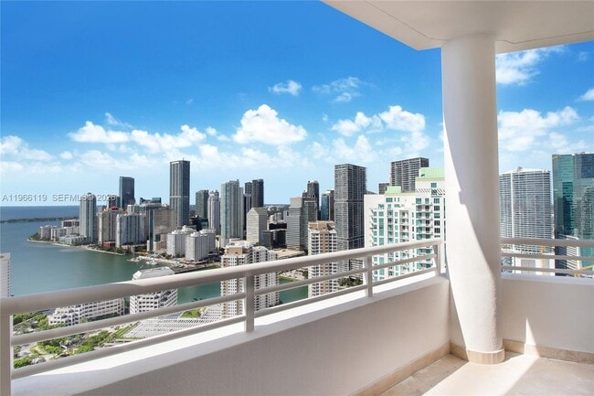 Building Photo - 848 Brickell Key Dr