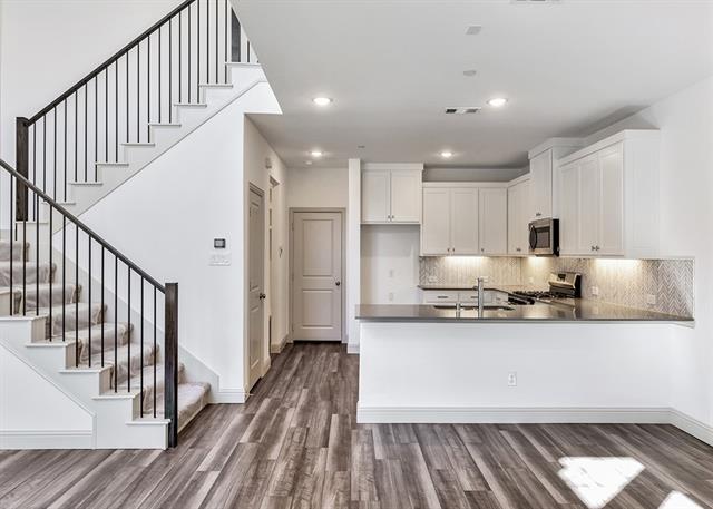 Building Photo - 8804 Samara St