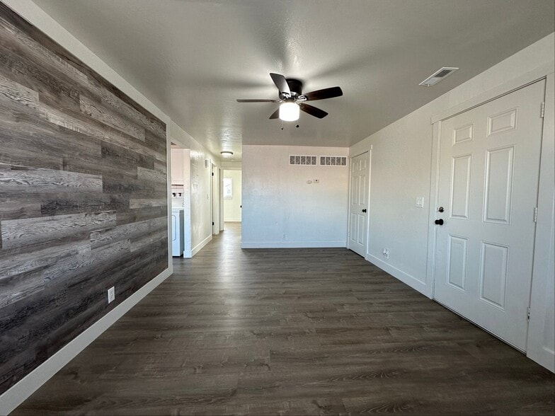 Building Photo - 1821 Parkway Blvd