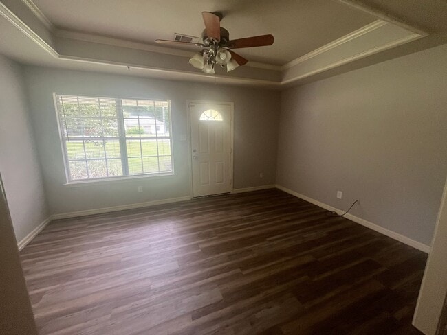 Building Photo - Nice 3 Br. 2 Bath home in Ward