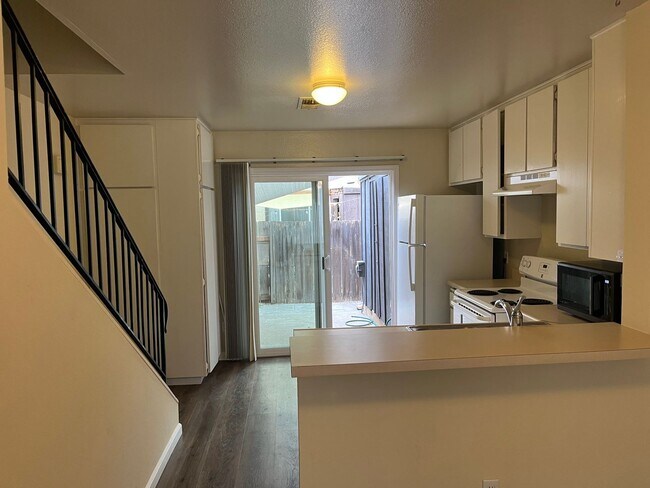 Building Photo - Cozy 2 Bed 1 Bath Home For Rent