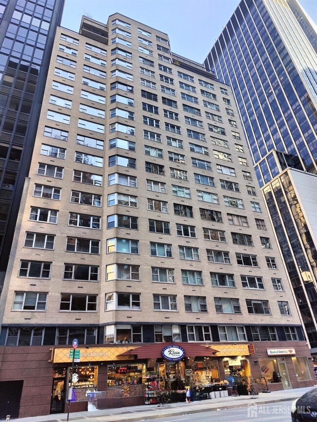 Building Photo - 77 W 55th St