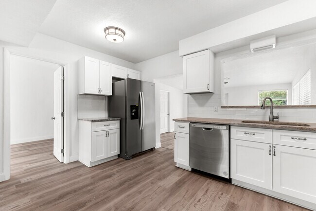 Building Photo - 1134 NW 18th Ave