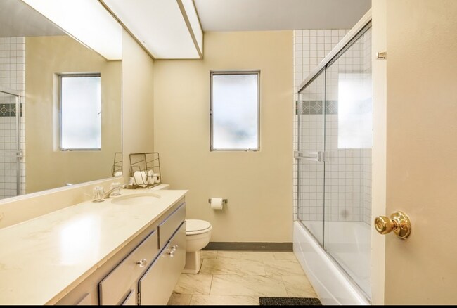 Building Photo - 6216 Paseo Cyn Dr