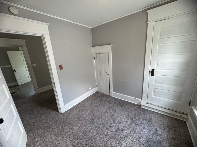 Building Photo - 4 bedroom 1 bath Home in Davenport