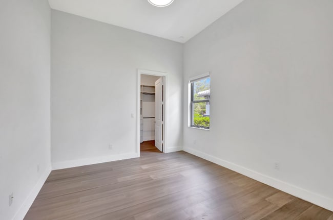 Building Photo - 8660 W Parkland Bay Trl