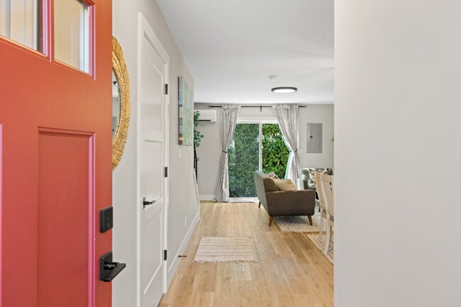 Building Photo - 5630 NE Everett St