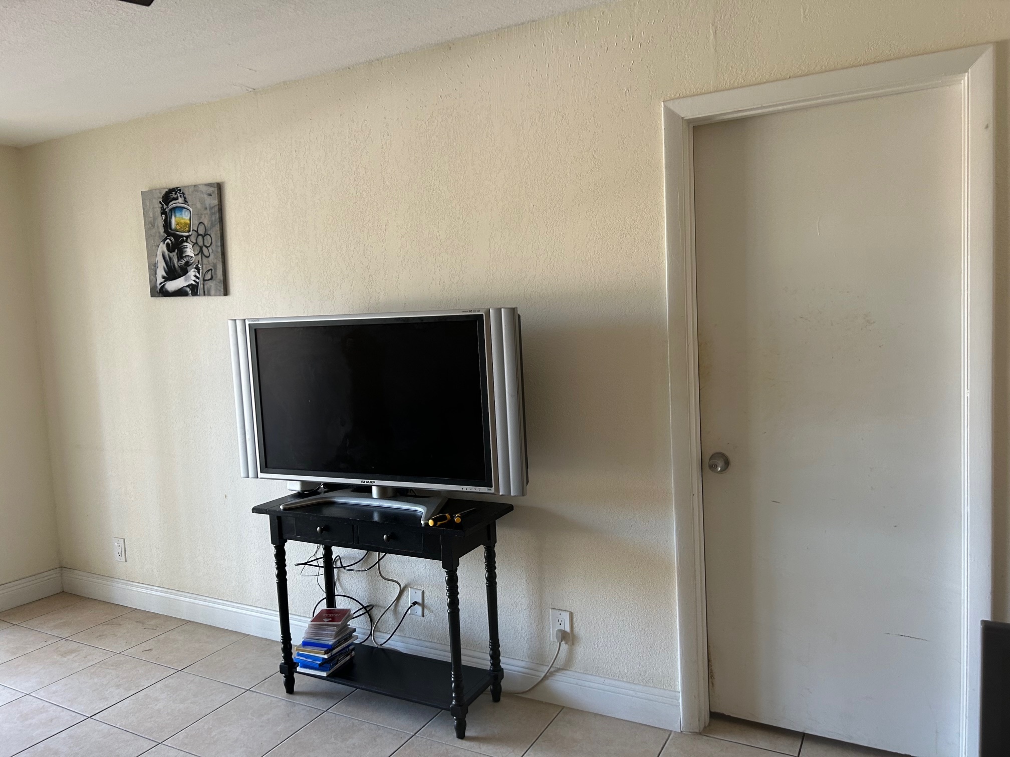 tv stand living room - 480 NW 20th St