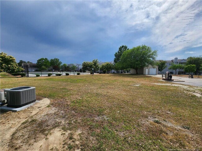 Building Photo - 264 Waterdown Dr