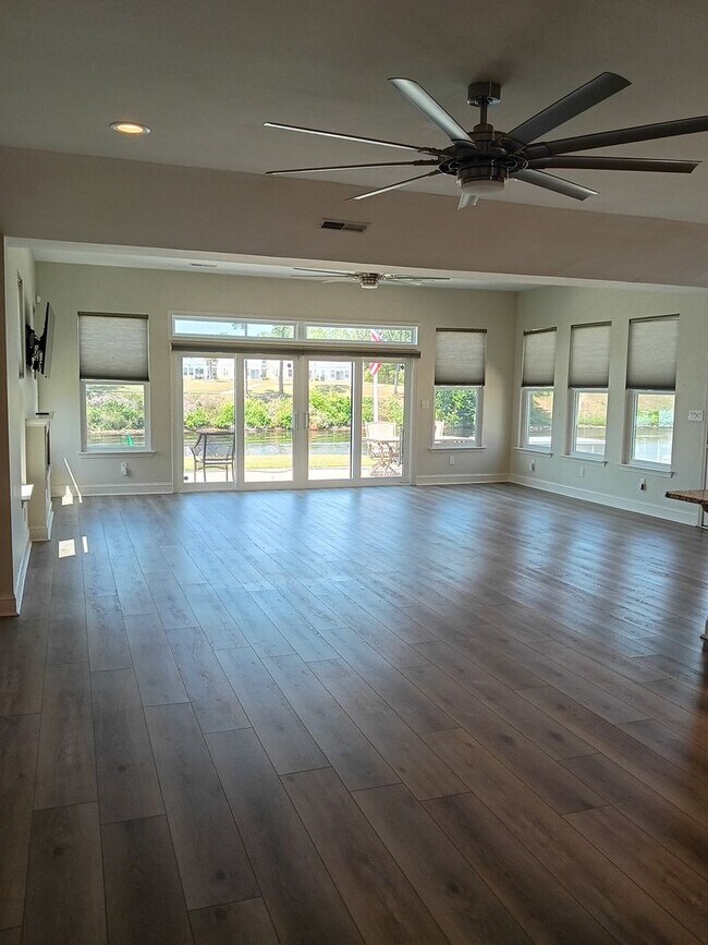 Building Photo - BRIDGEPORT