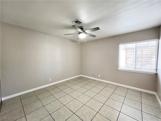 Building Photo - 6446 Meadowlark Ln