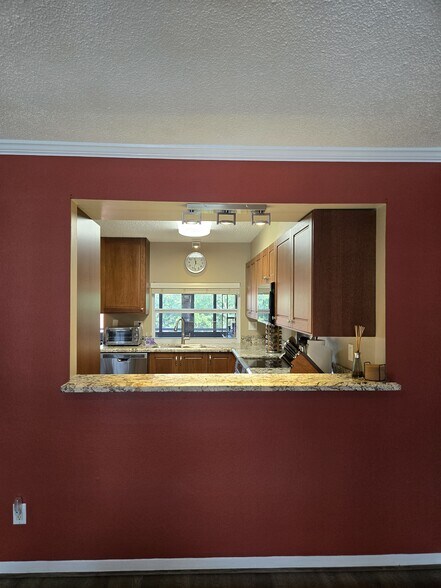 Building Photo - 5242 NE 6th Ave