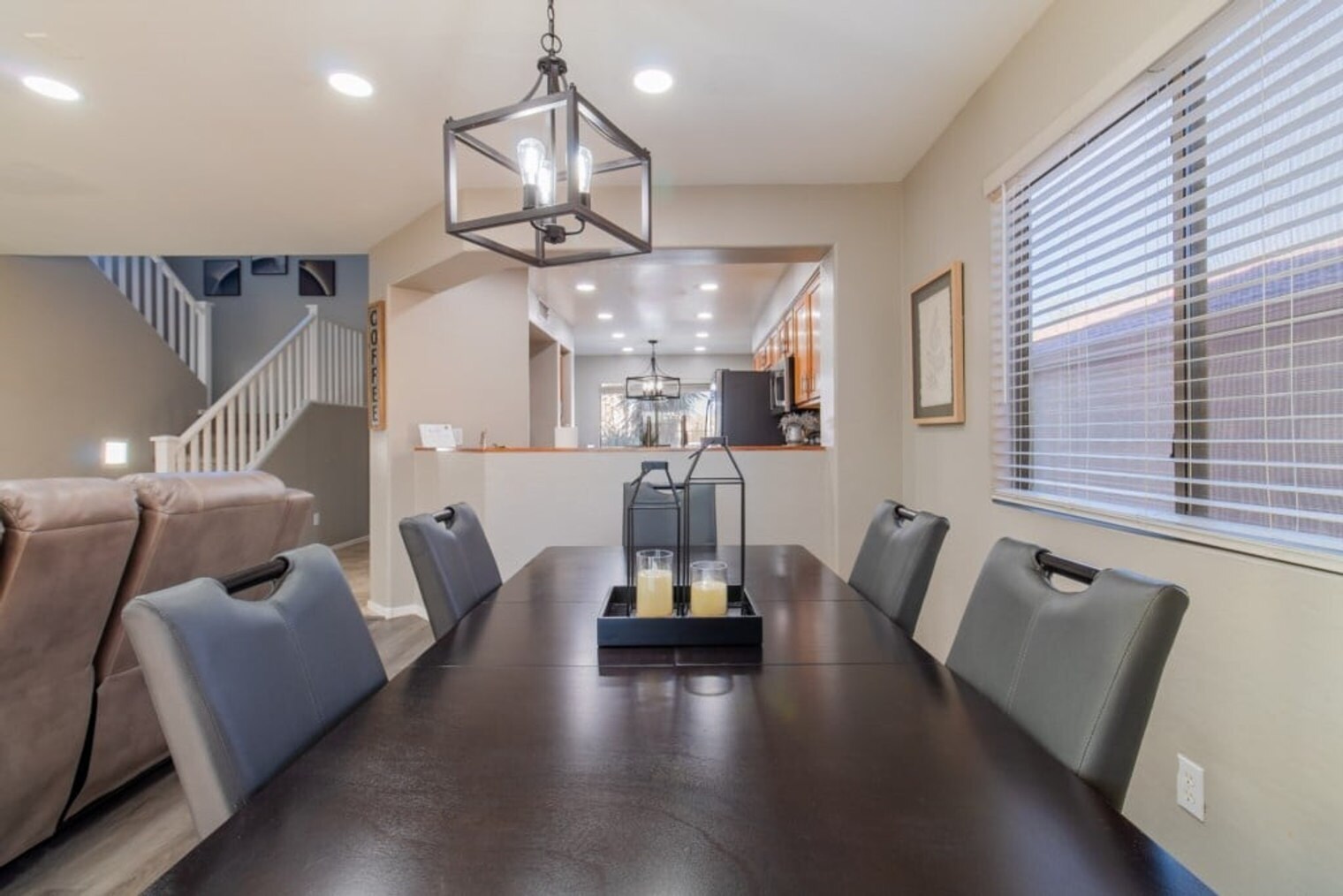 Building Photo - 1387 E 10th Pl