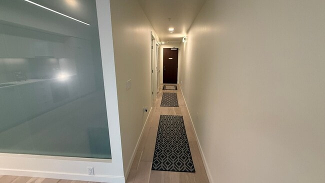 Building Photo - Epic REA: Fantastic Potrero Hill Modern 1 BR, 1 BA Condo