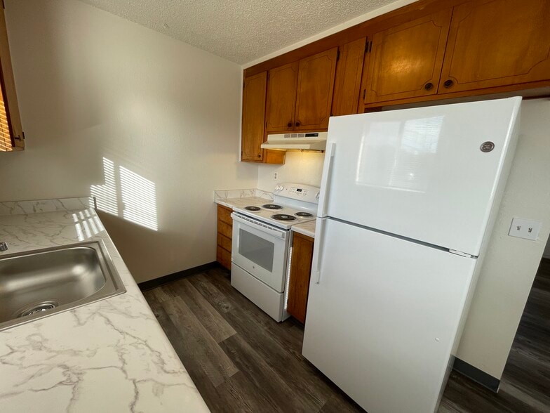 Building Photo - 495 Mill St