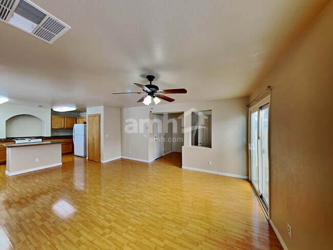 Building Photo - 7300 Vinca Rd