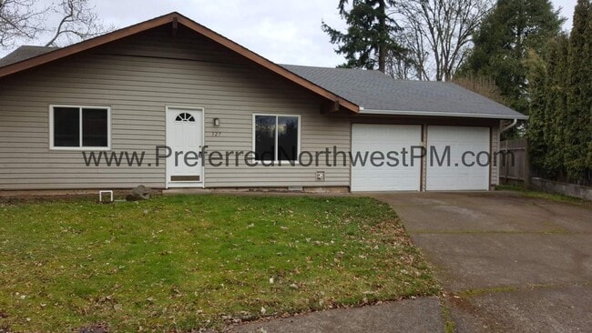Primary Photo - River Road 4 bedroom home!