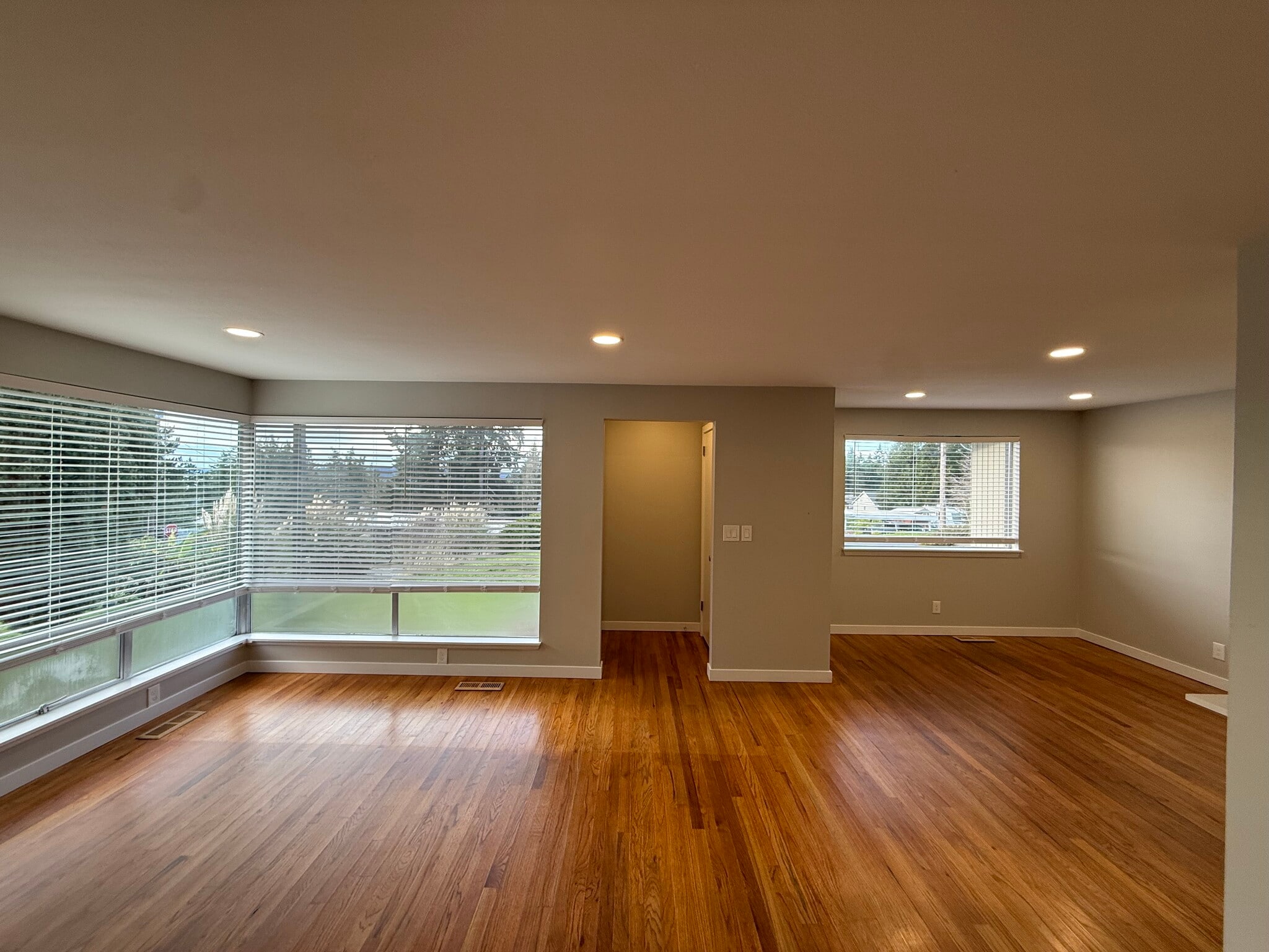 Building Photo - 20930 2nd Ave S