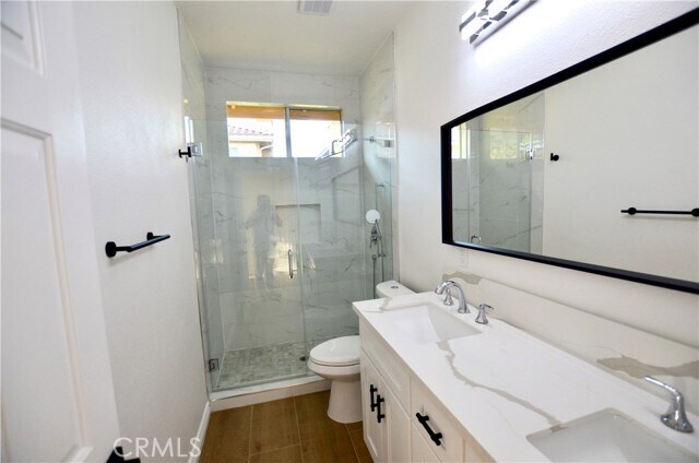 Building Photo - 10870 Tantlinger Dr