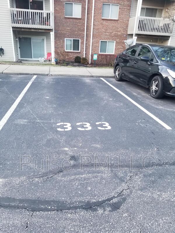 Building Photo - 440 Lakeview Dr