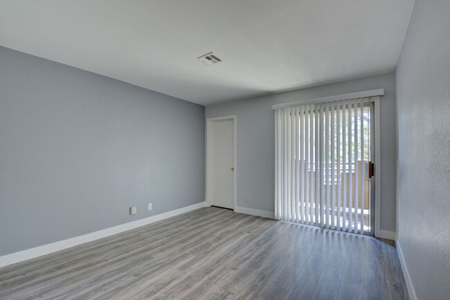 Building Photo - SUNSET BAY CONDO Two bed/ Two bath condo l...