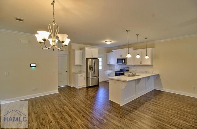 Building Photo - 455 Bluff Rd