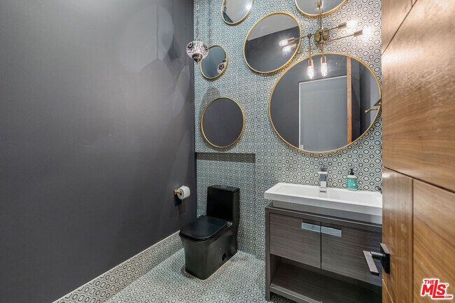 Building Photo - 3712 Broadlawn Dr