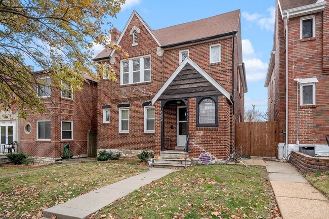 Building Photo - The Big Ol-eetha