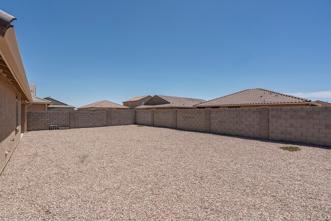 Building Photo - 1547 E Inouye Dr