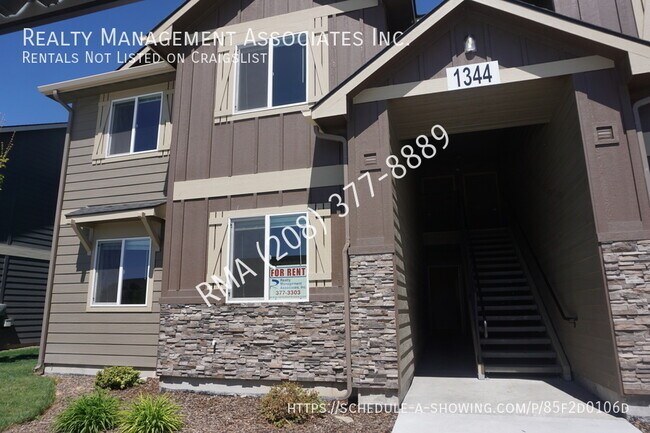 Primary Photo - 1344 S Edgewater Cir