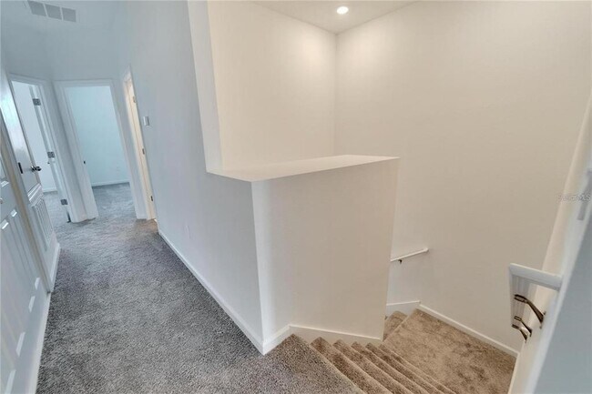 Building Photo - 392 Nine Iron Dr