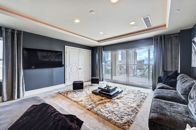 Building Photo - Modern High End Luxury Condo in Uptown Cha...