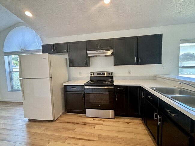 Building Photo - 2787 River Ridge Dr
