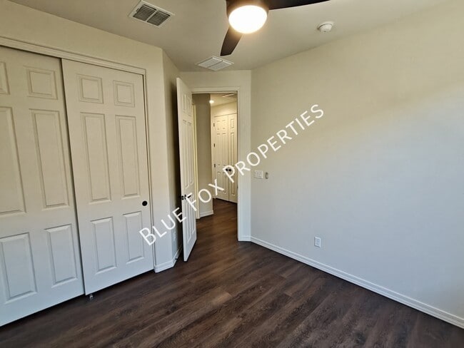 Building Photo - 8454 N Lone Ranger Rd