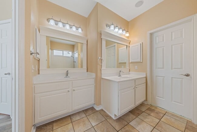 Building Photo - 146 Lindseys Cove