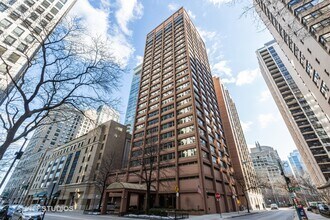 Building Photo - 247 E Chestnut St
