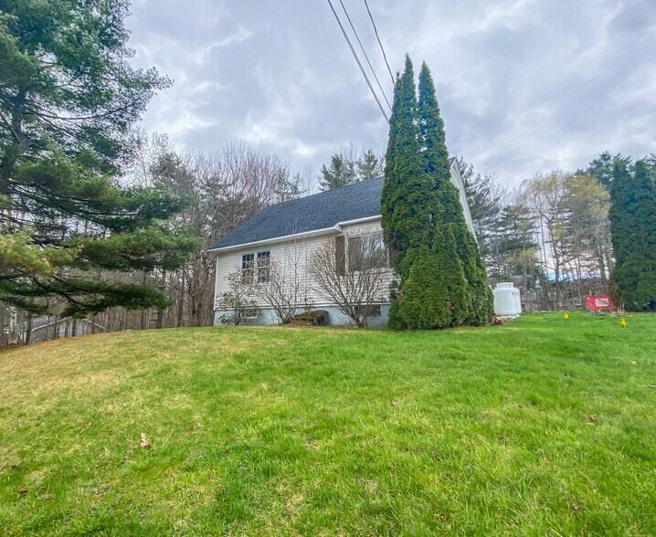 Building Photo - 576 Maine Ave