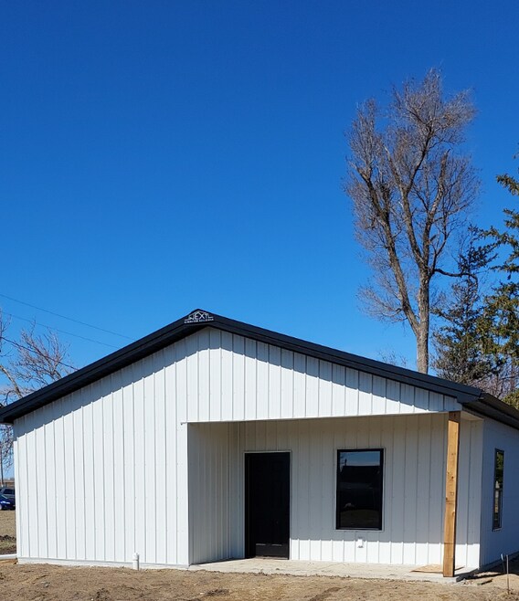 Building Photo - 302 E Cleveland Ave