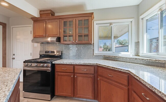 Building Photo - Charming 2 Bed / 2 Bath Home with Trailer Parking – Sanger, CA