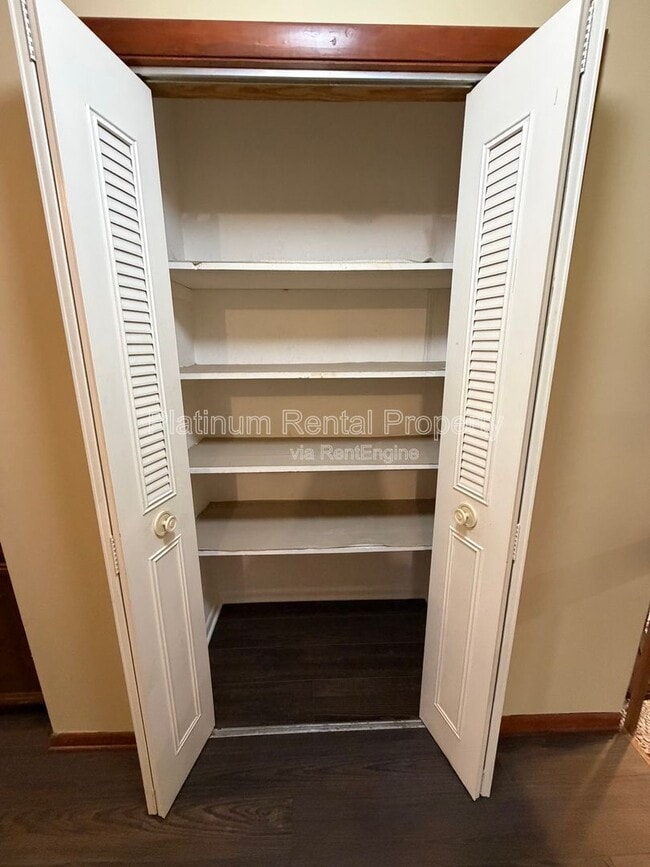 Building Photo - 2867 Monica Ct SW