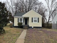 Building Photo - 806 Savannah Ave