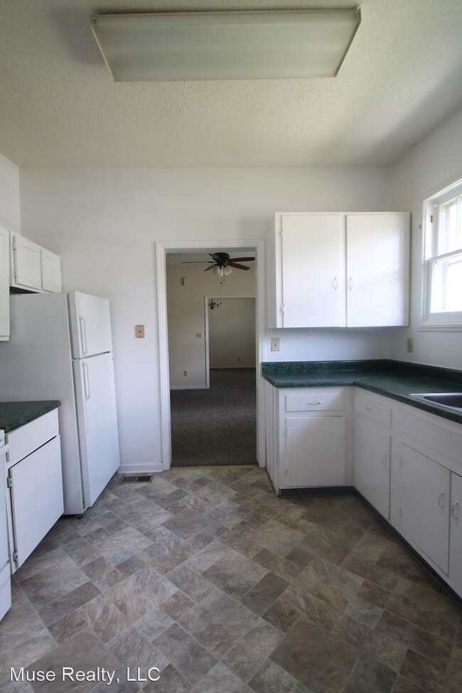 Building Photo - 2 br, 2 bath House - 556 Flint Street