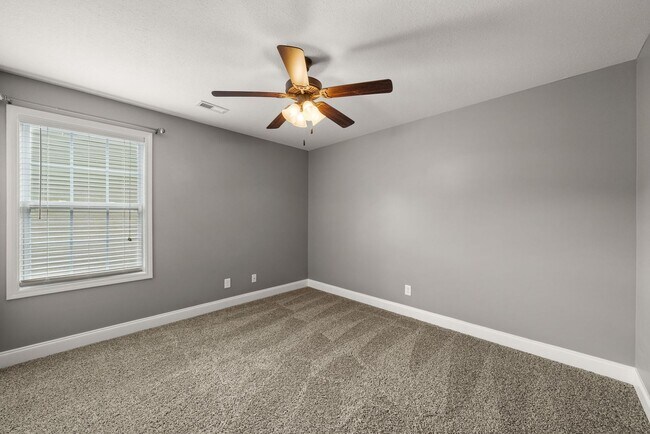 Building Photo - Coming Soon - Large home in the Heart of F...
