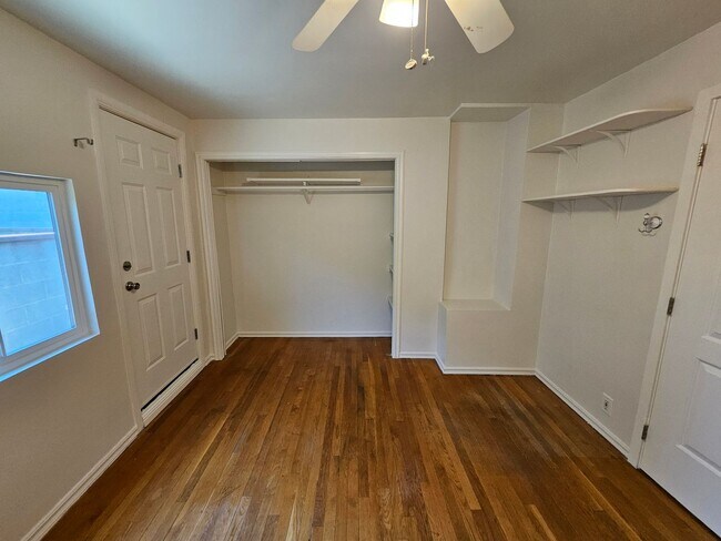 Building Photo - New Listing: Cozy 3-Bedroom, 3-Bathroom Ho...